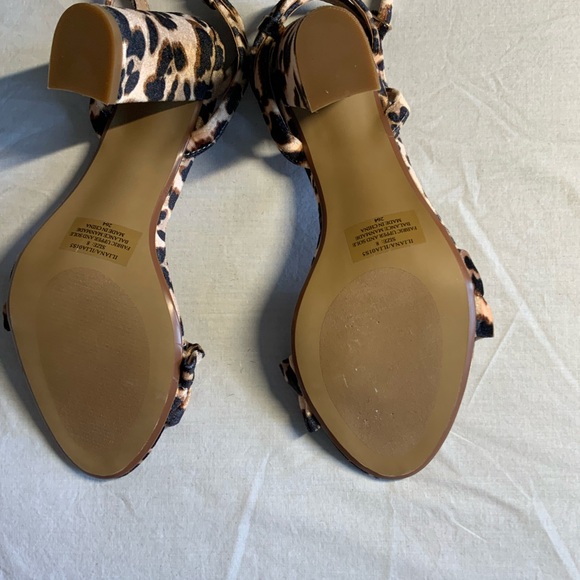 Betsy Johnson ILIANA velvet animal print sandals. NEW W/O TAGS OR BOX. - Picture 3 of 7